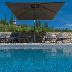 Riecine Capanna 4 *