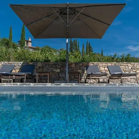 Riecine Capanna 4 *